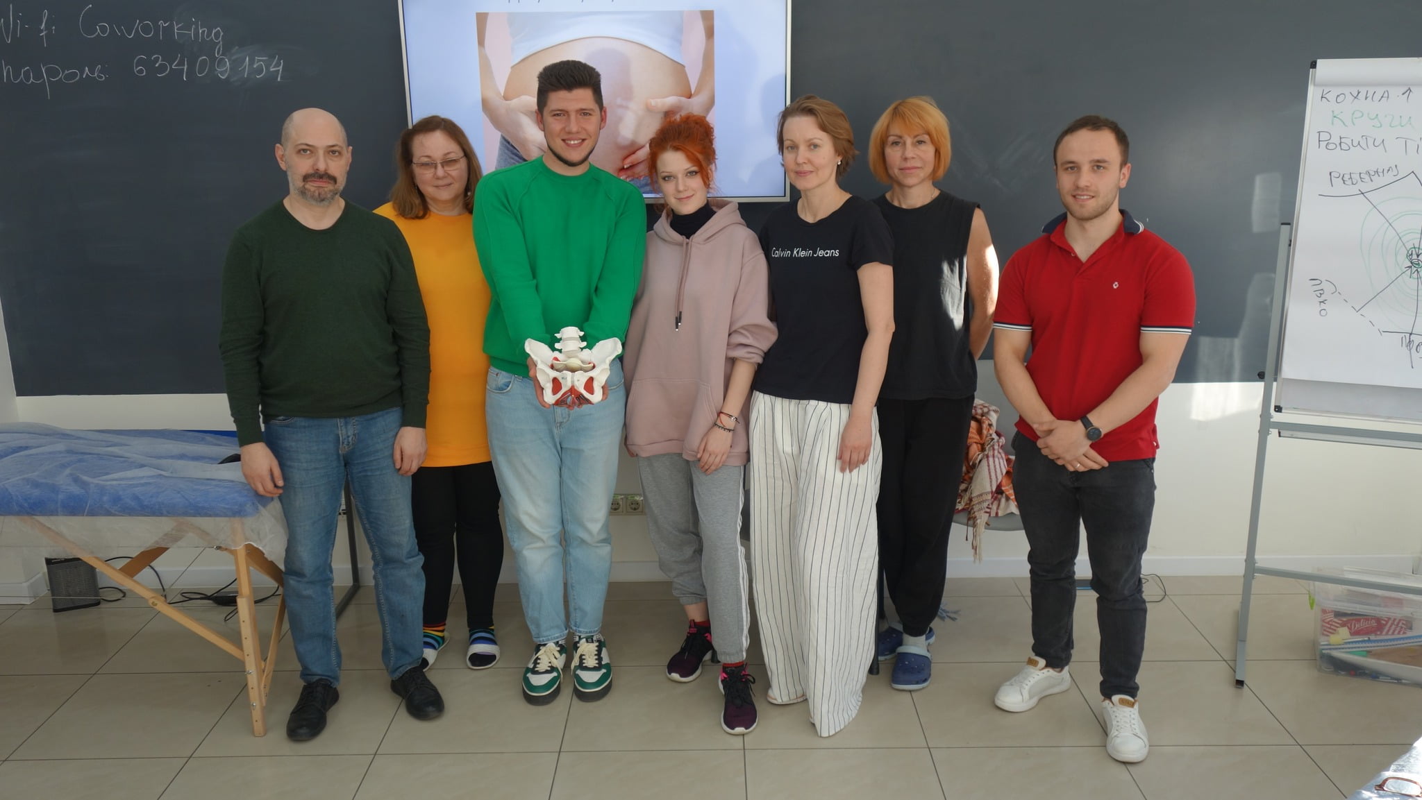 Оценка и коррекция опорно-двигательной системы женщины во время беременности. Мягкие мануальные техники, кинезиотейпинг Школа &laquo;Реабилитолог&raquo; 4426