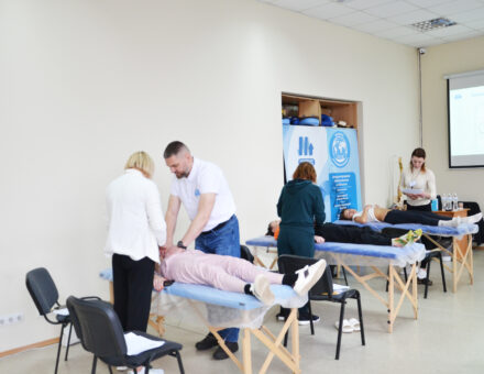 Анатомія та пальпація внутрішніх органів та їх взаємозв’язок з локомоторною системою. Семінар для остеопатів Школа «Реабілітолог» 9796
