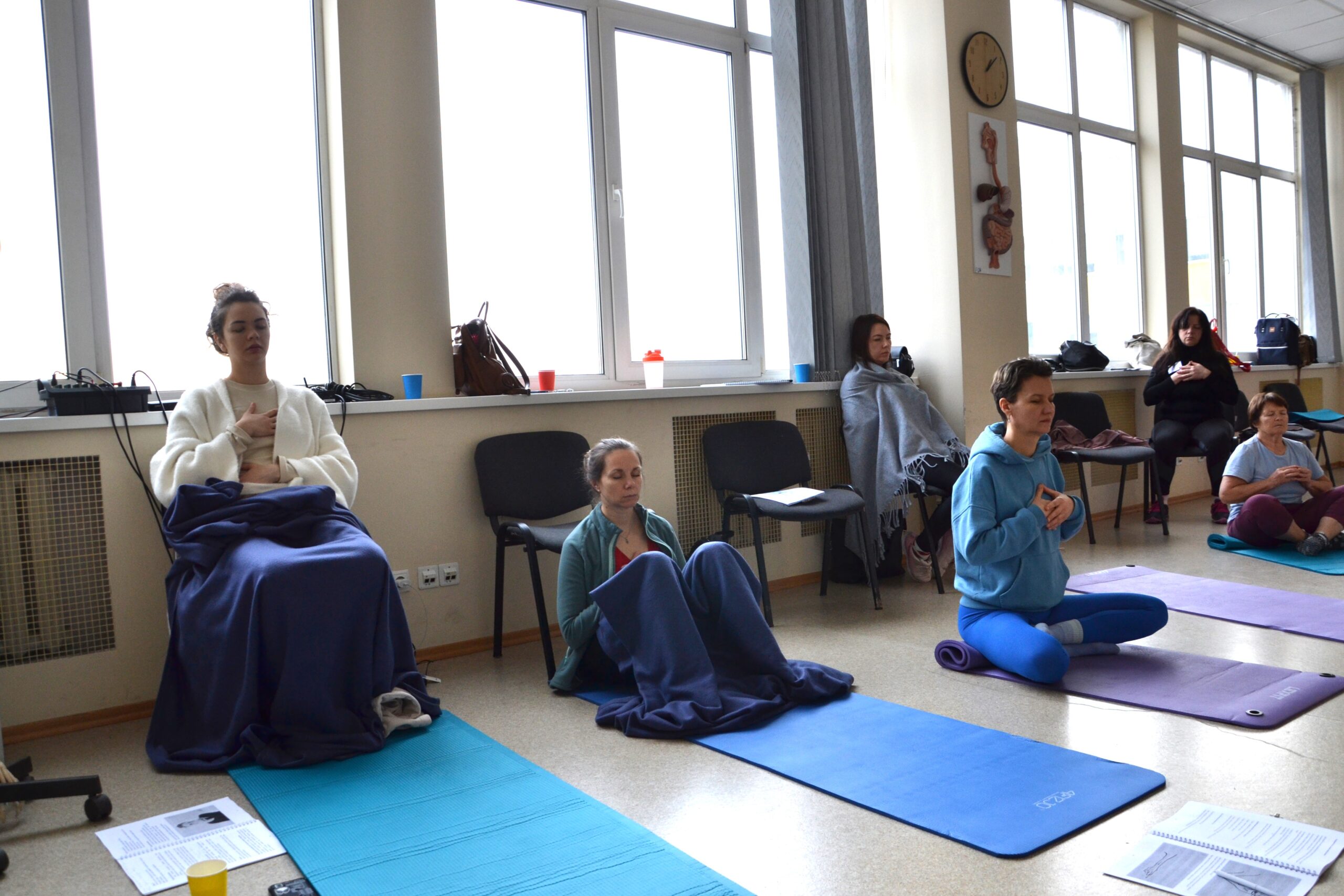 Базовий курс цигуну та допоміжні техніки йоги для фізичного і енергетичного відновлення організму Школа «Реабілітолог» 30566