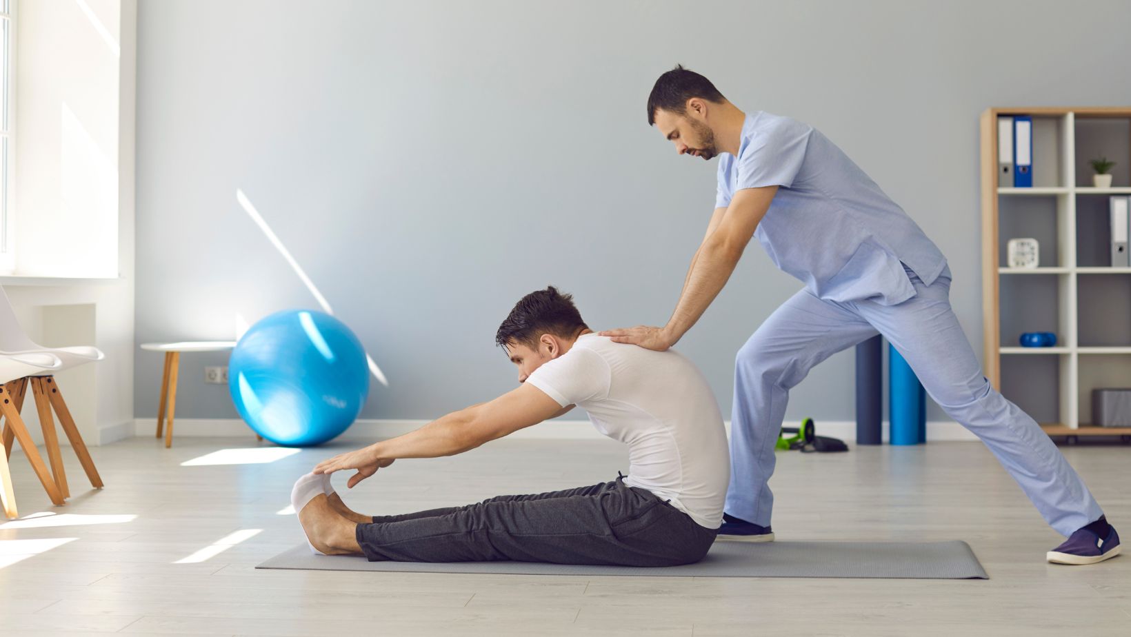 Терапевтичні вправи для початківців у реабілітації: ефективний рух для відновлення і здоров&rsquo;я Школа &laquo;Реабілітолог&raquo; 33025